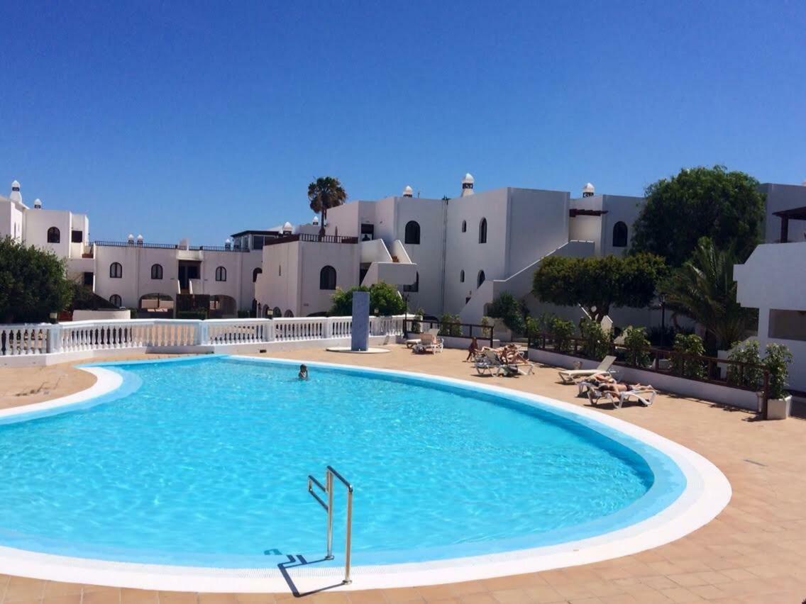 Chromotheraphy Cerca Del Mar Costa Teguise Exterior foto